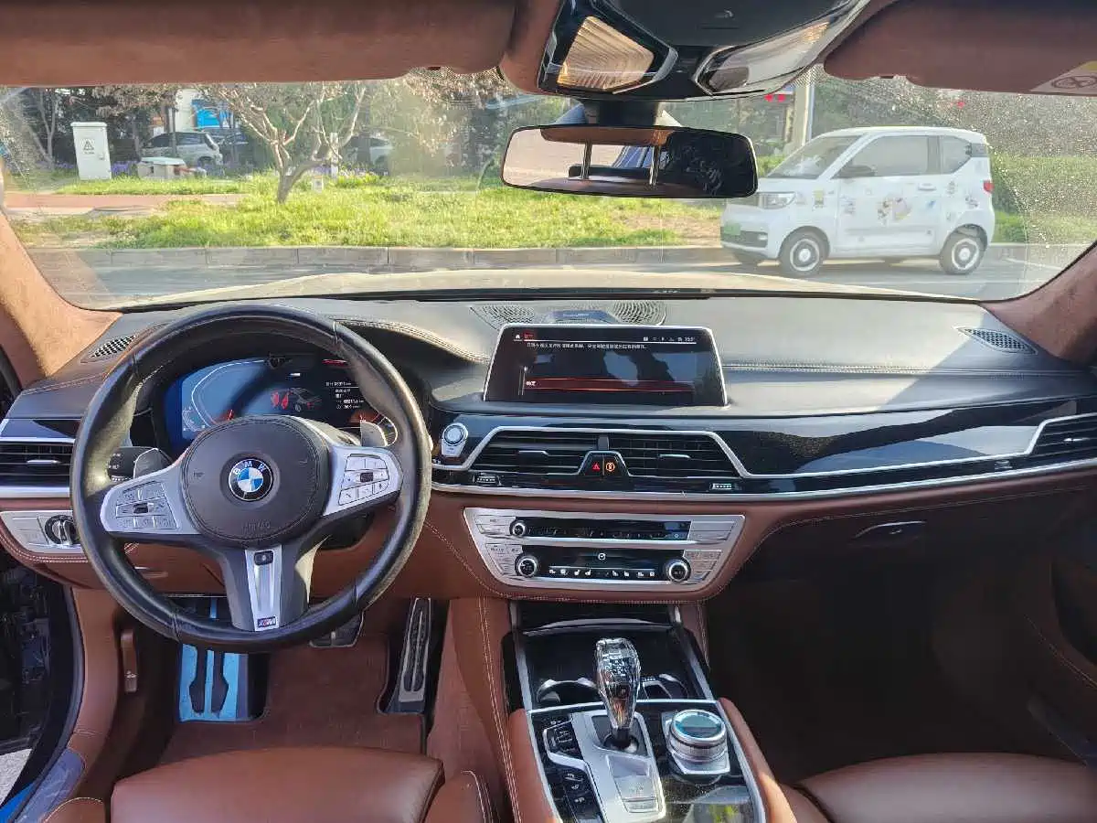 BMW 7 Series 2021 Model 740Li xDrive Executive M Sport Package фото 6