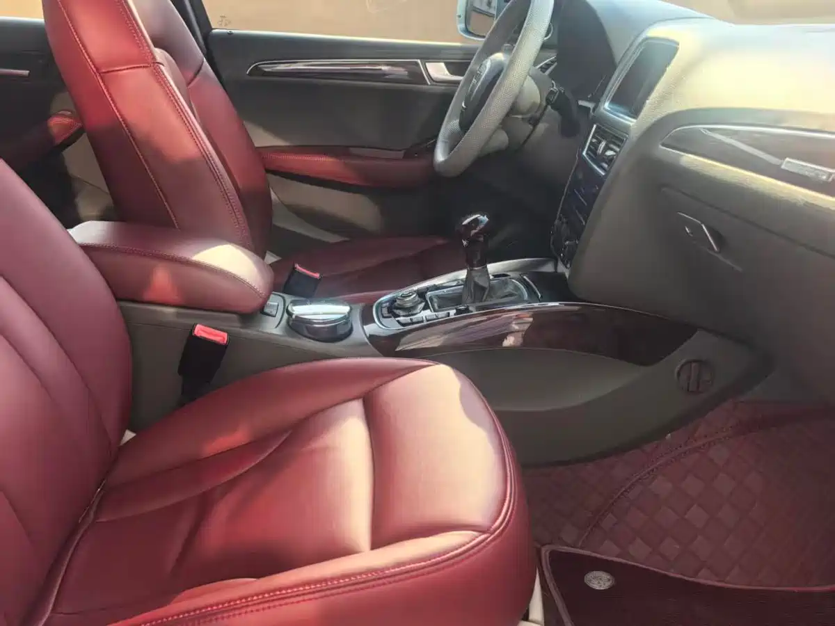Audi Q5 2012 2.0TFSI Comfort фото 7
