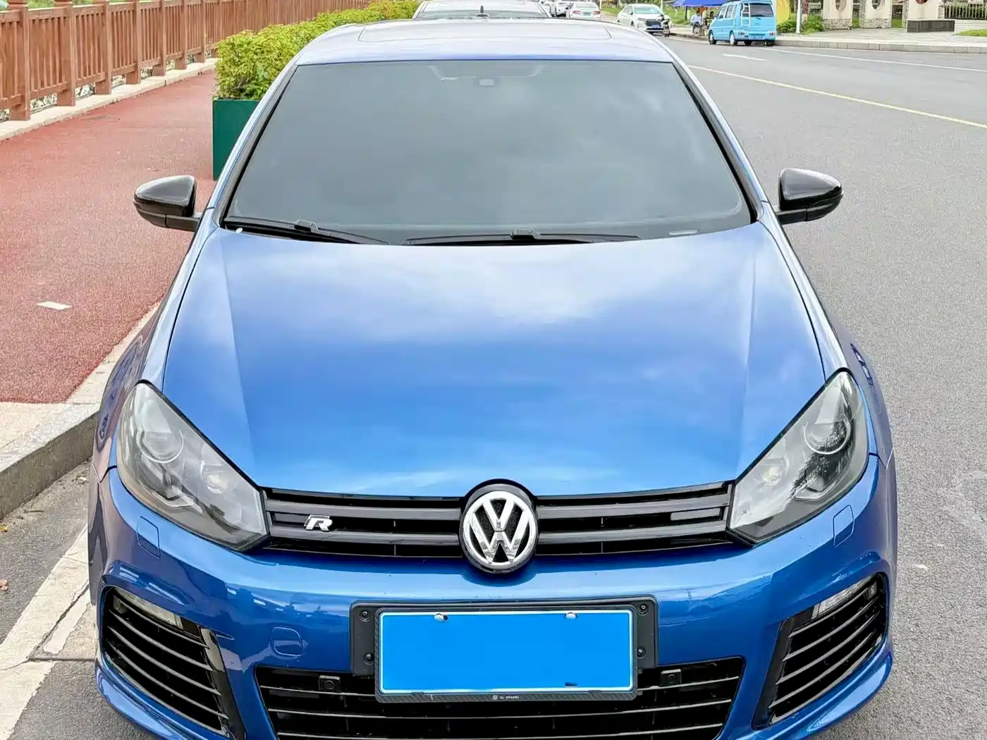 Volkswagen Golf (Import) 2011 2.0TSI R фото 2