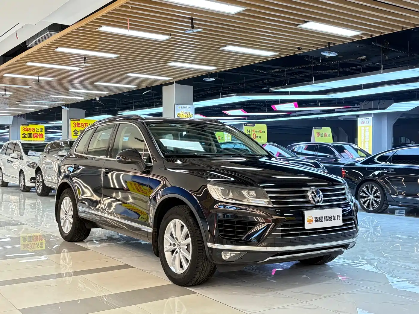VOLKSWAGEN TOUAREG