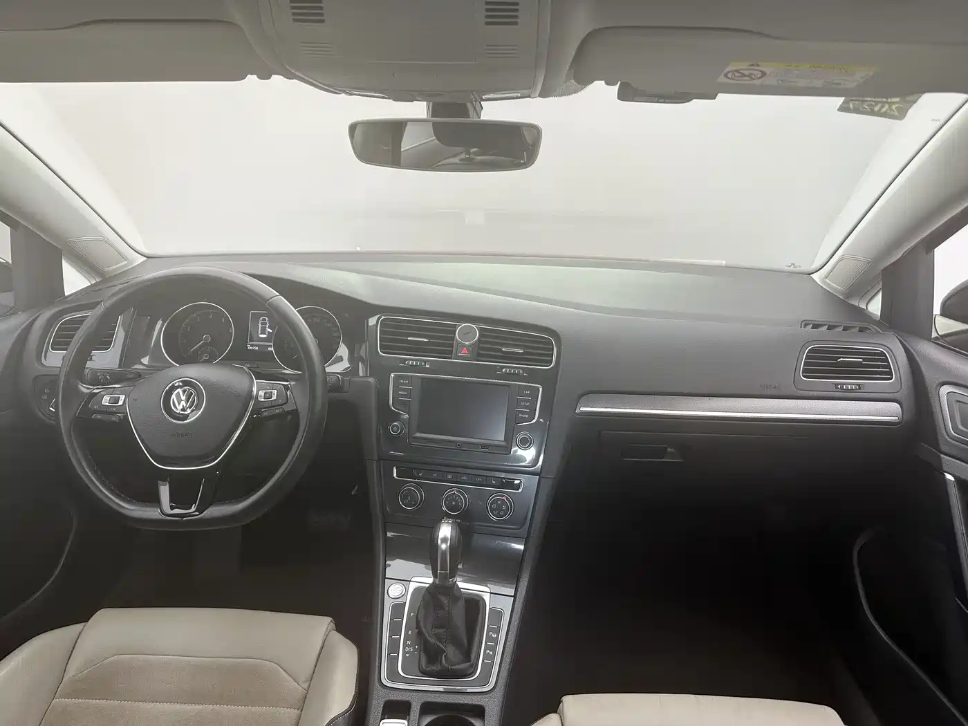 Фото 7 - Volkswagen Golf