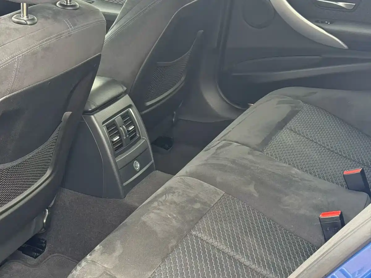 BMW 3 Series 2017 320i M Sport фото 4
