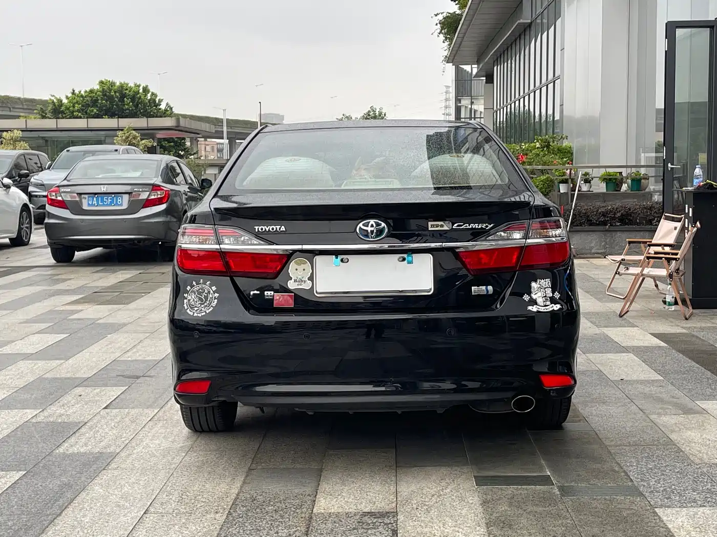 Toyota Camry 2016 Hybrid 2.5HG 10th Anniversary Luxury Navigation Edition фото 18