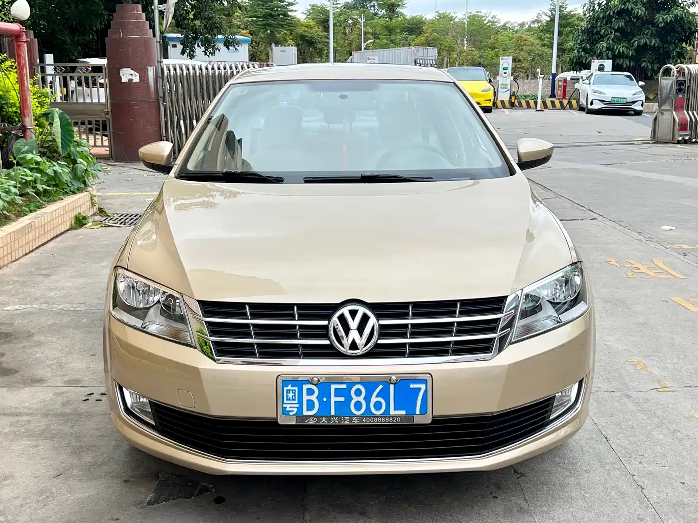 Volkswagen Lavida 2013 Facelift Classic 1.6L Automatic Comfort фото 2