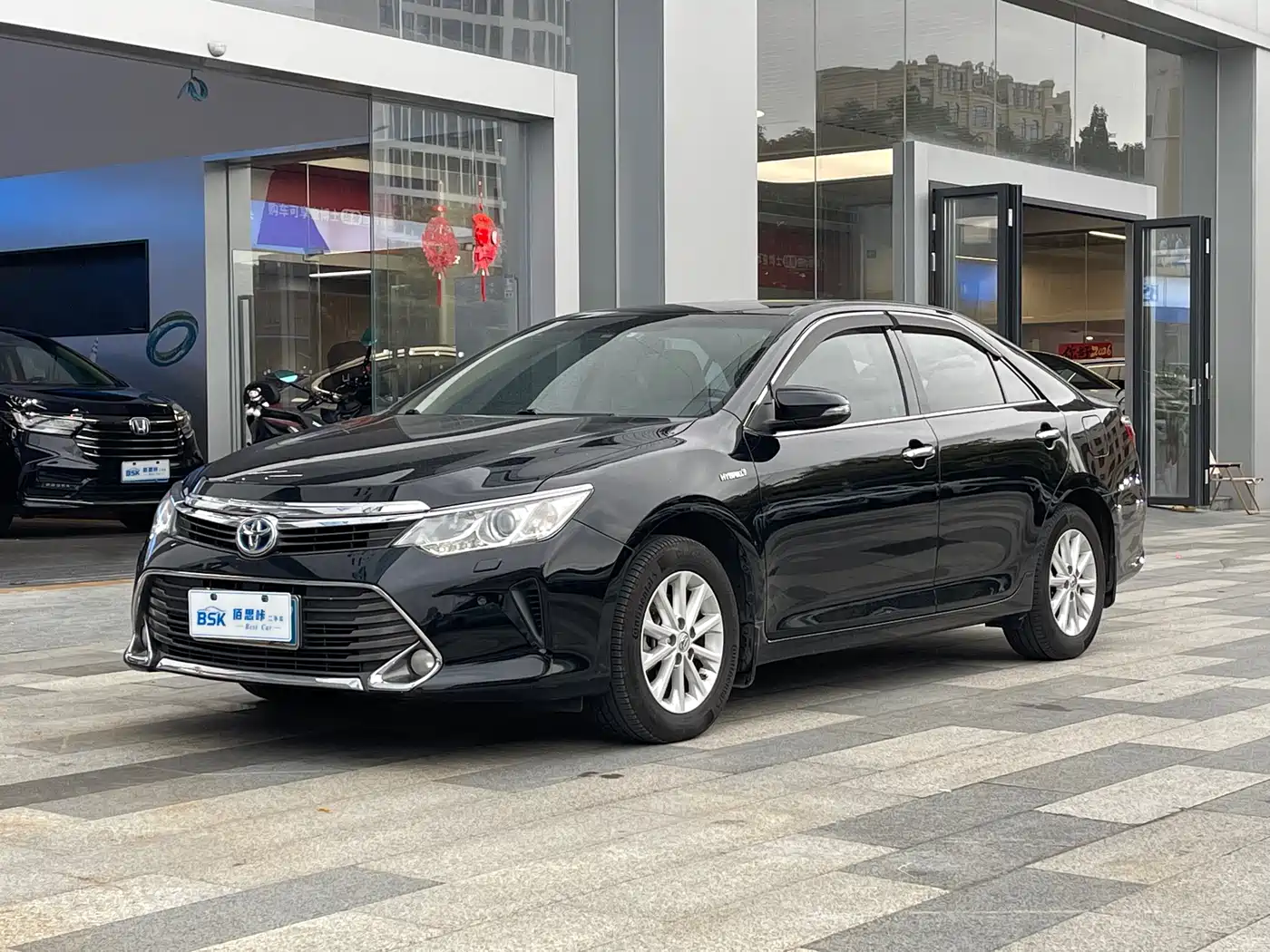 Toyota Camry 2016 Hybrid 2.5HG 10th Anniversary Luxury Navigation Edition