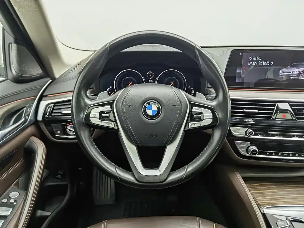 Фото 11 - BMW 5 Series