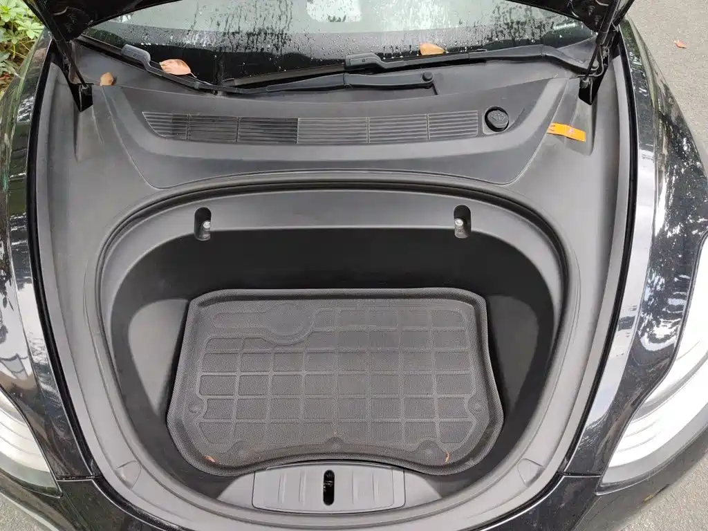 Фото 21 - Tesla Model 3