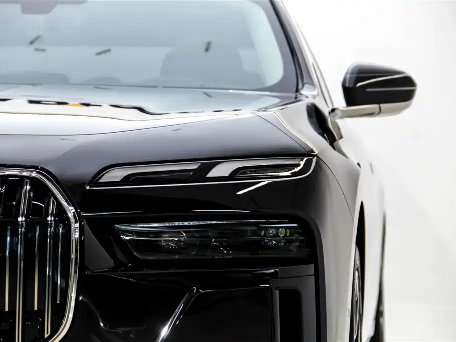 BMW 7 Series 2023 Model 735Li M Sport Package фото 10
