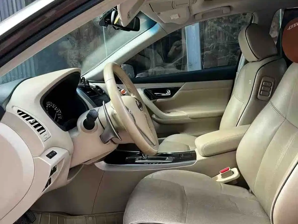 Photo 3 - Nissan Teana