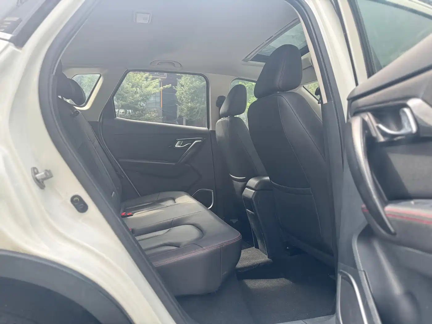 FAW Senya R7 2017 2017 Model 1.6L Manual Luxury