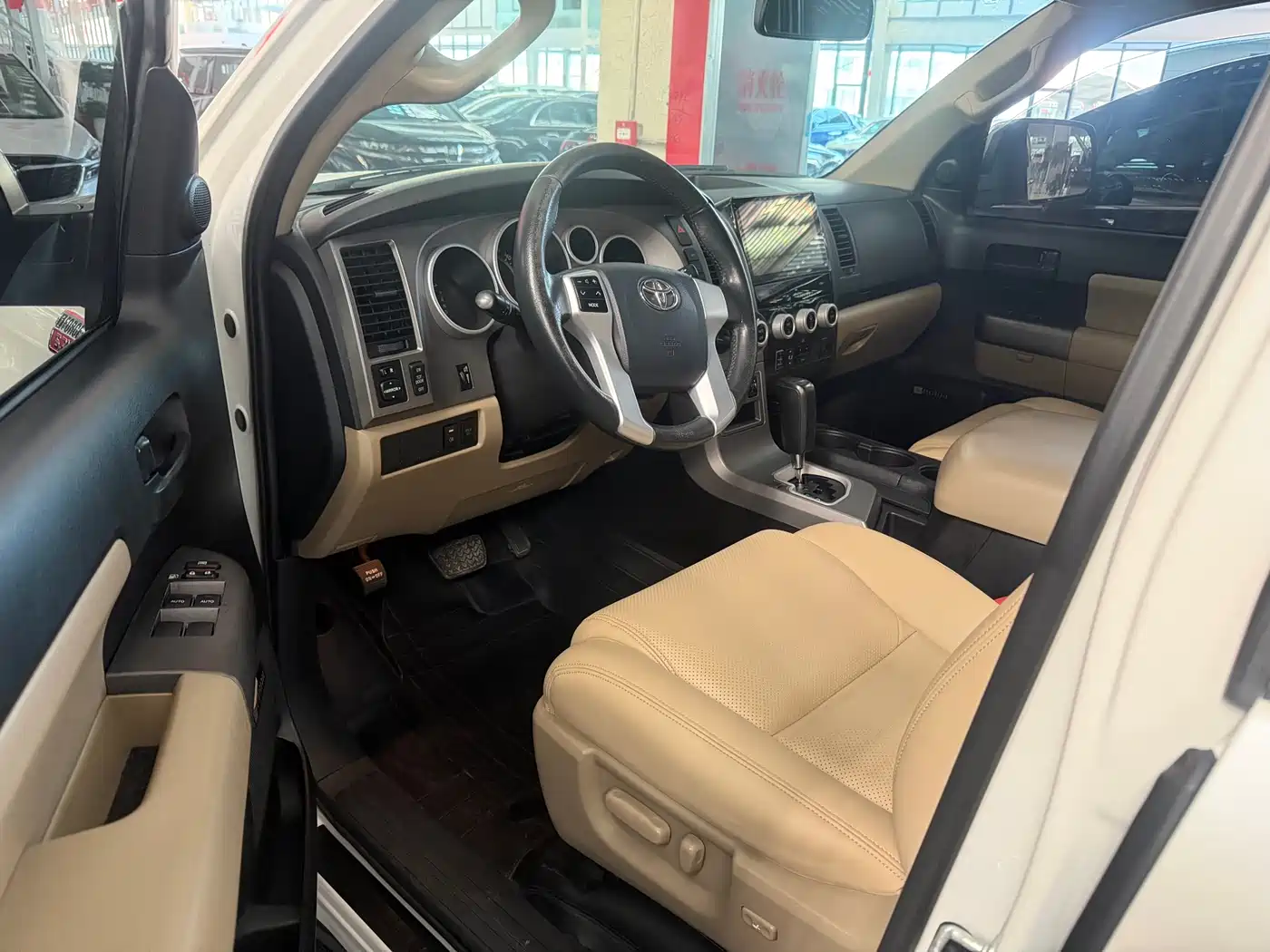 Toyota Sequoia 2015 2010 5.7 Platinum Edition