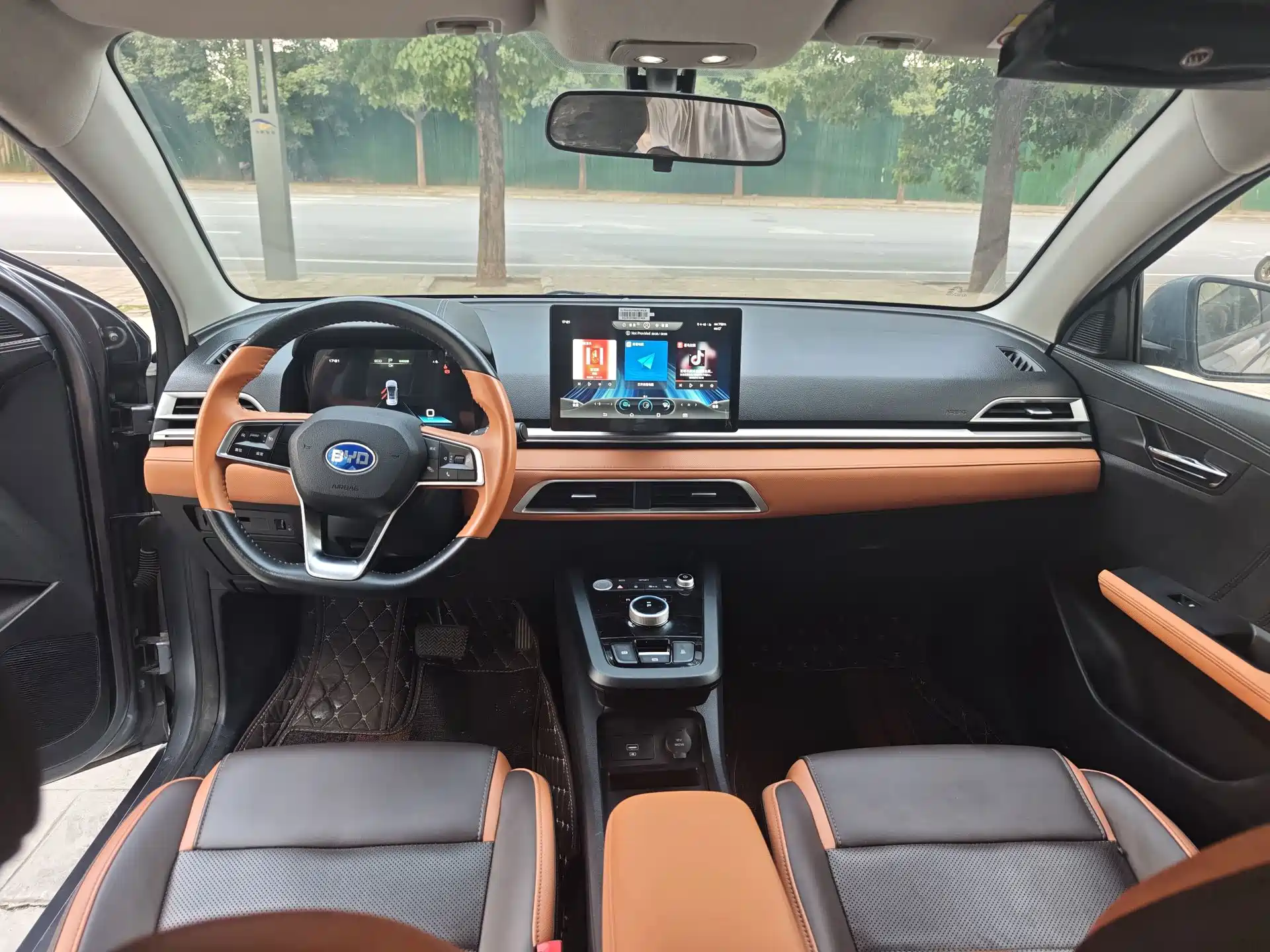 Фото 7 - BYD e2