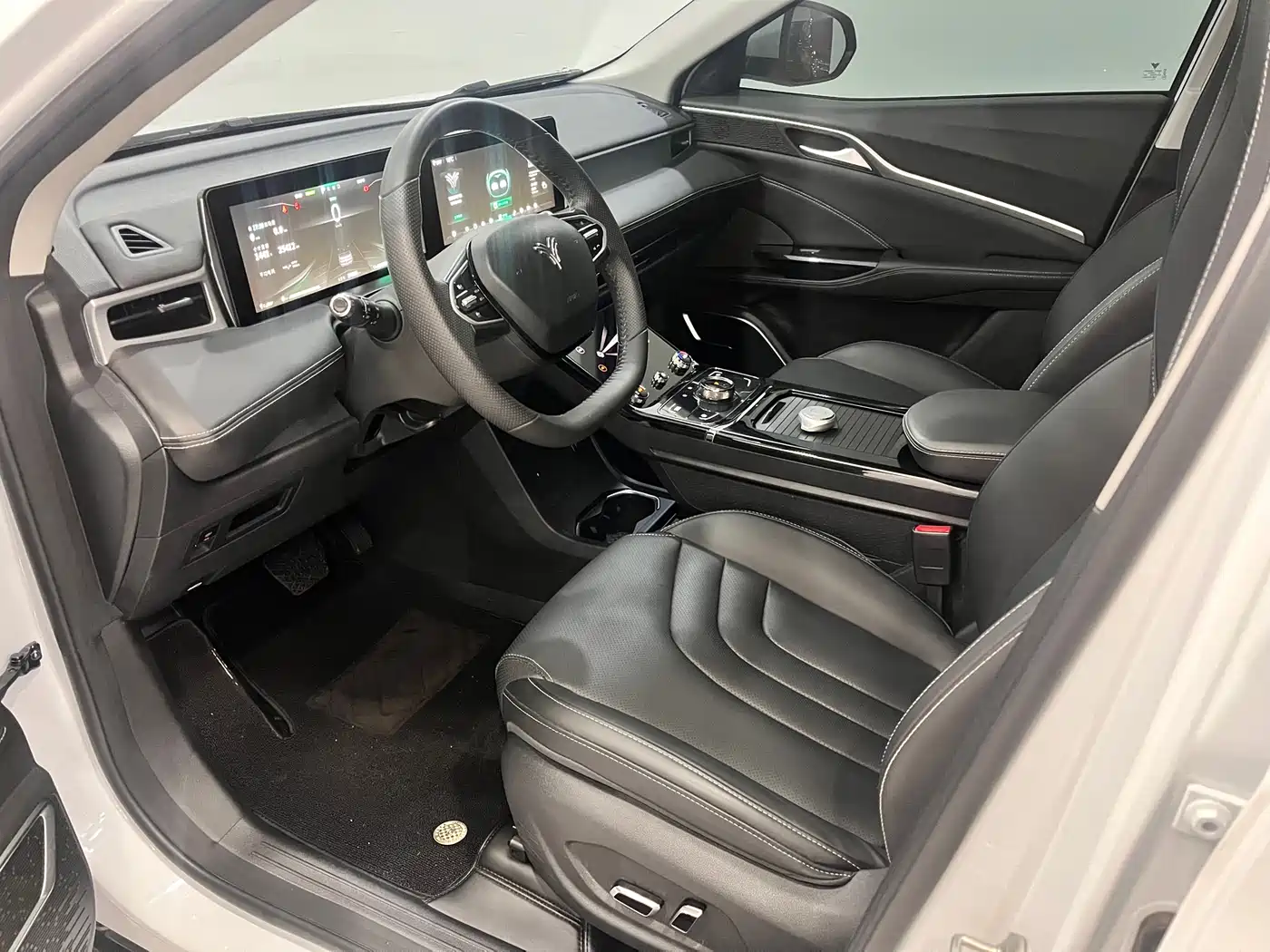 NEZHA AUTOMOBILE NEZHA U