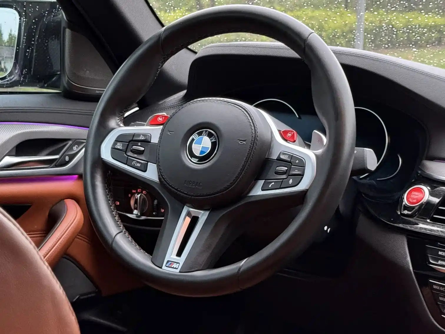 Photo 6 - BMW M5