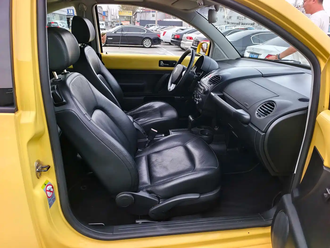 Volkswagen Beetle 2008 1.8T AT Luxury фото 11
