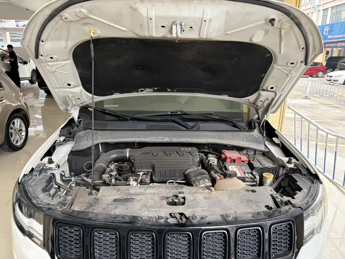 Photo 16 - Jeep Compass