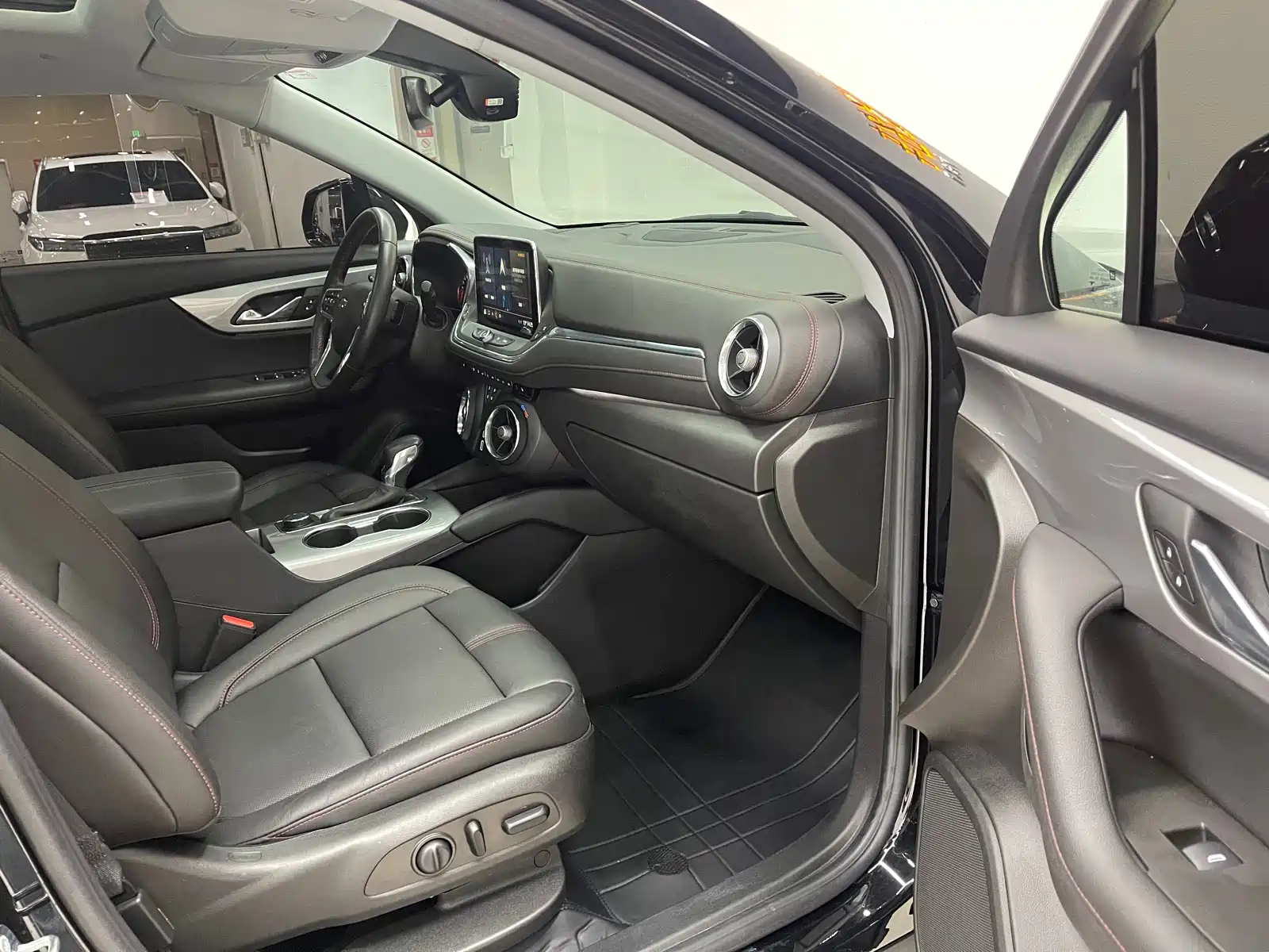 Photo 8 - Chevrolet Trailblazer