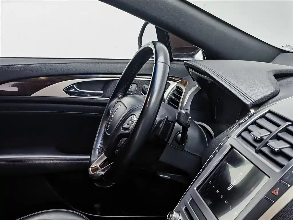 Lincoln MKZ 2018 2.0T Premium Edition фото 22
