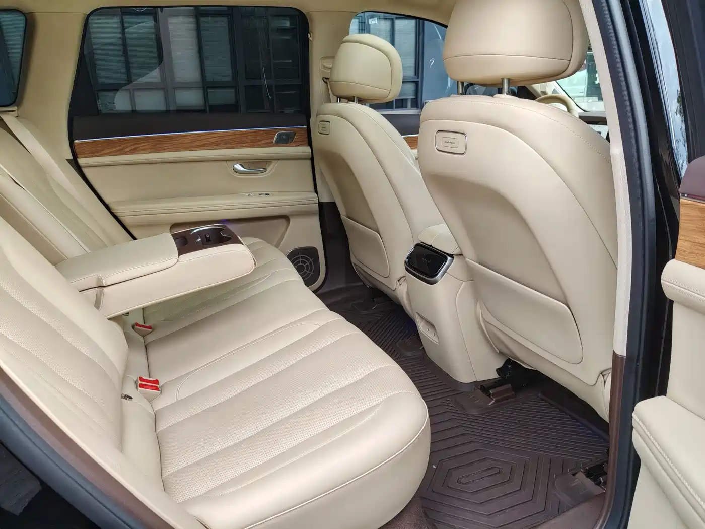 AITO Wenjie AITO M7 2024 1.5T RWD Plus 5-Seater фото 9