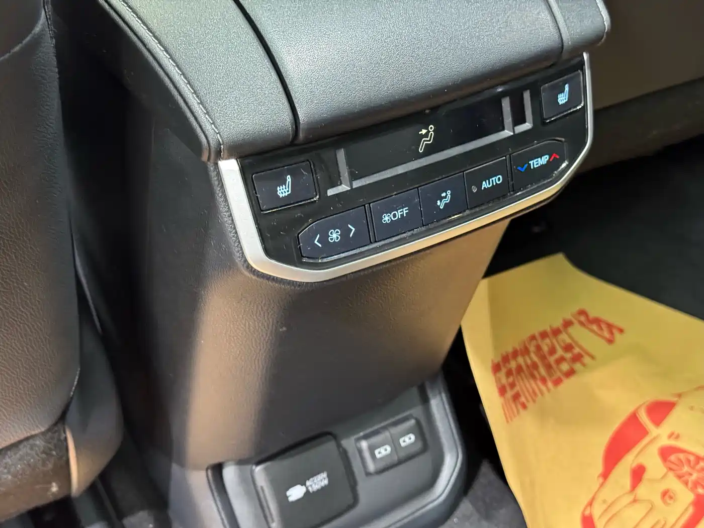 Toyota Highlander 2022 Dual Engine 2.5L 4WD Supreme Edition 7-Seater фото 17