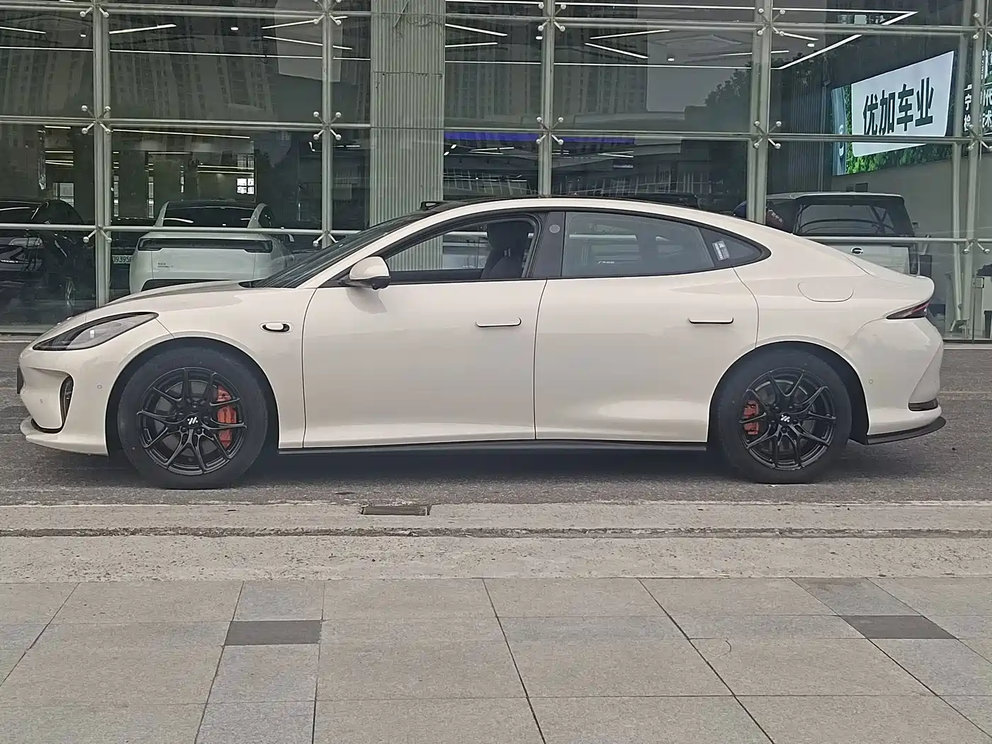 2025 IM Motors IM L6