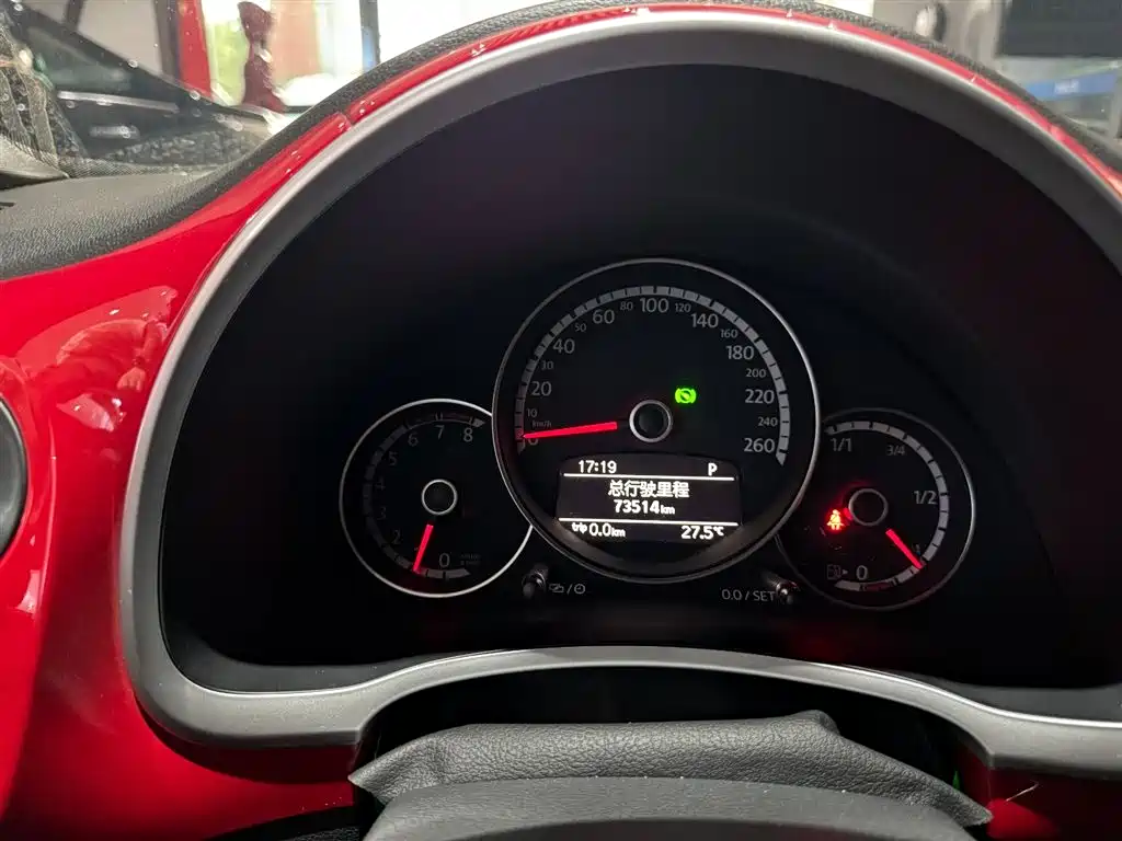 Volkswagen Beetle 2014 1.4TSI Fashion Edition фото 5