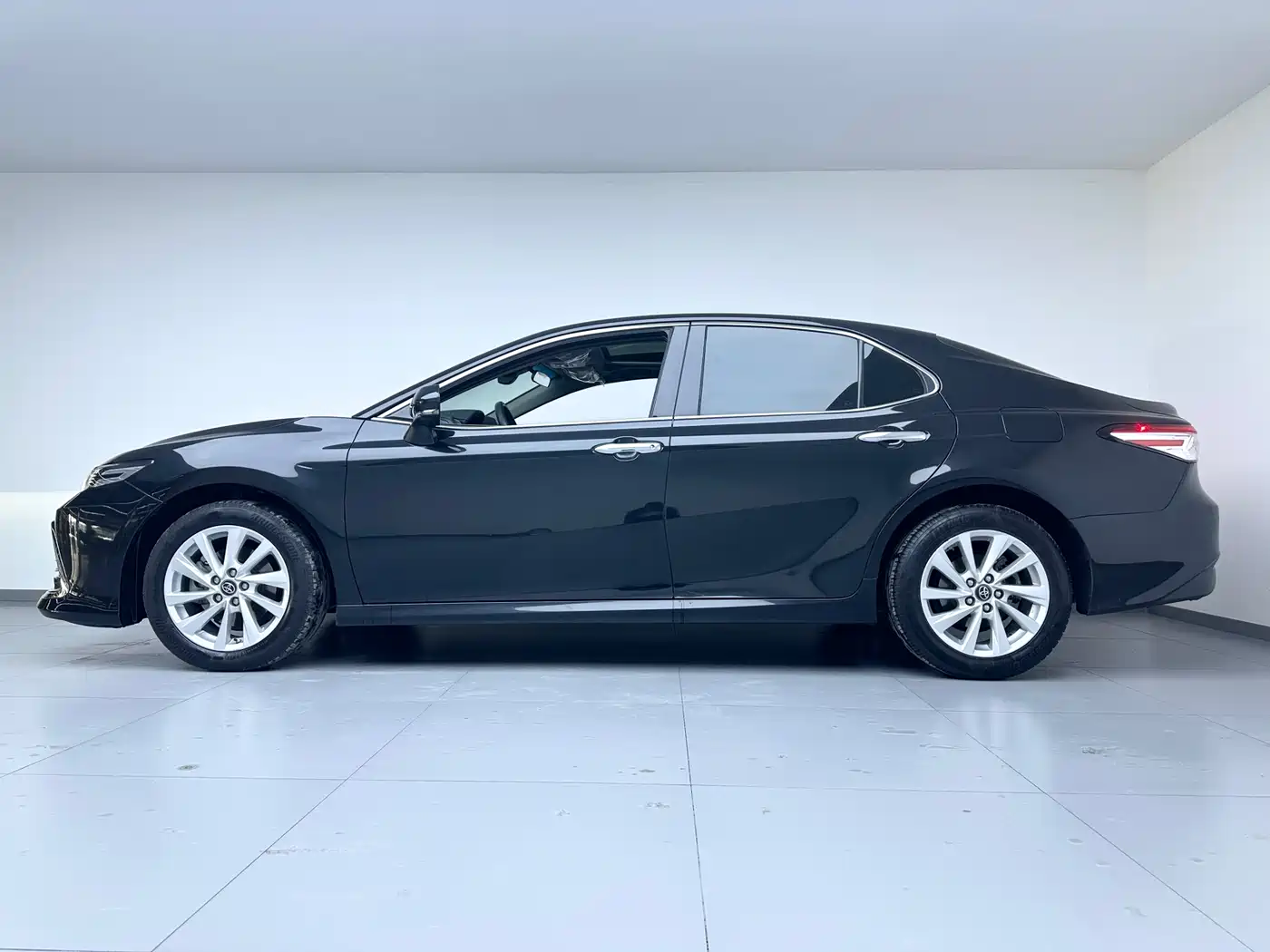 Toyota Camry 2021 2.0G Luxury Edition фото 3