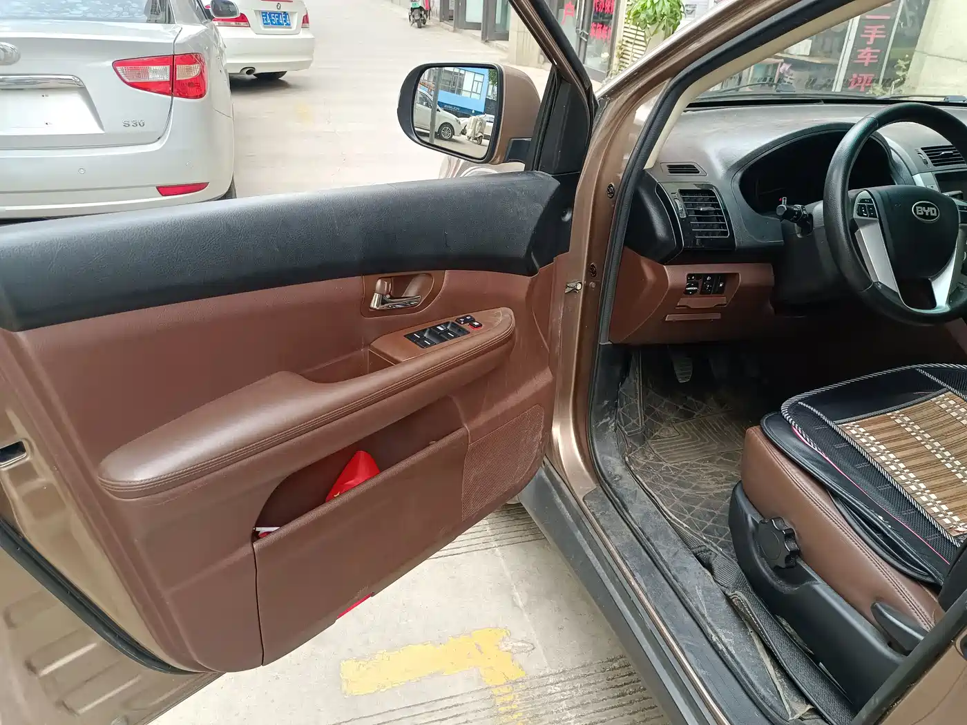 BYD S6 2014 Model 2.0L Manual Luxury 7-Seater фото 19