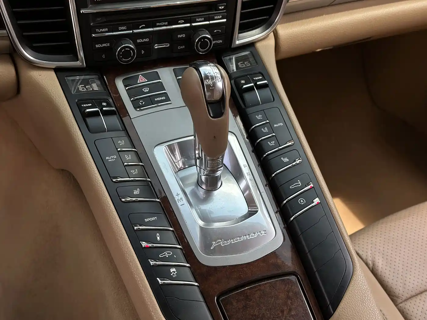 Porsche Panamera 2011 2010 Panamera 4 3.6L