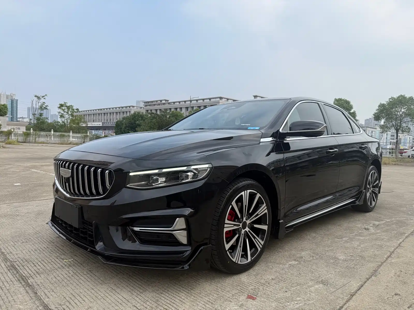 Фото 1 - Geely Preface