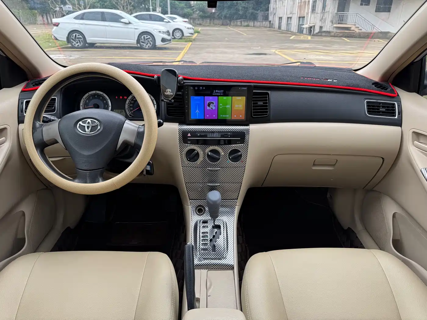 Toyota Corolla 2013 1.6L Automatic Luxury фото 10