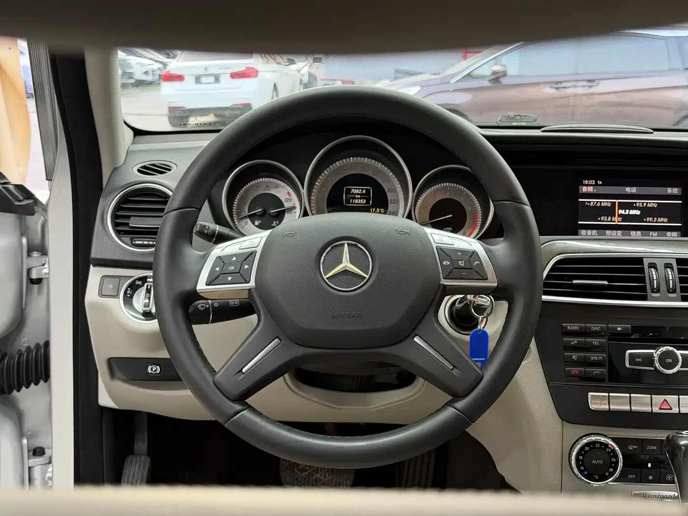 Mercedes-Benz C-Class 2011 C 200 CGI Fashion фото 7