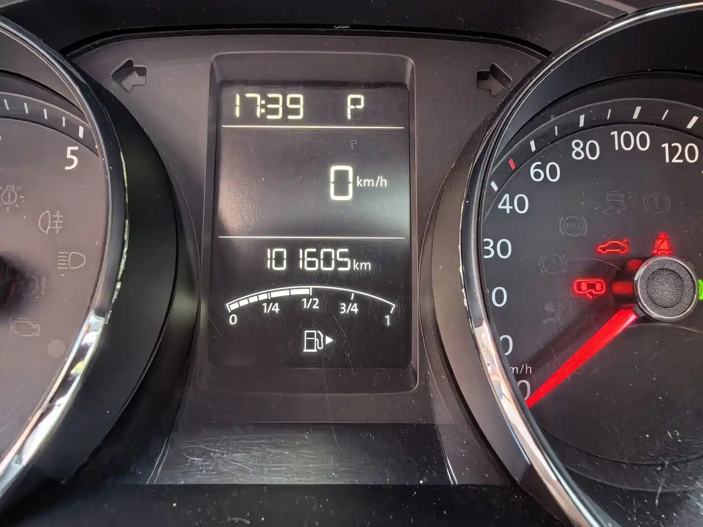 Volkswagen Lavida 2017 1.6L Automatic Comfort Edition фото 14