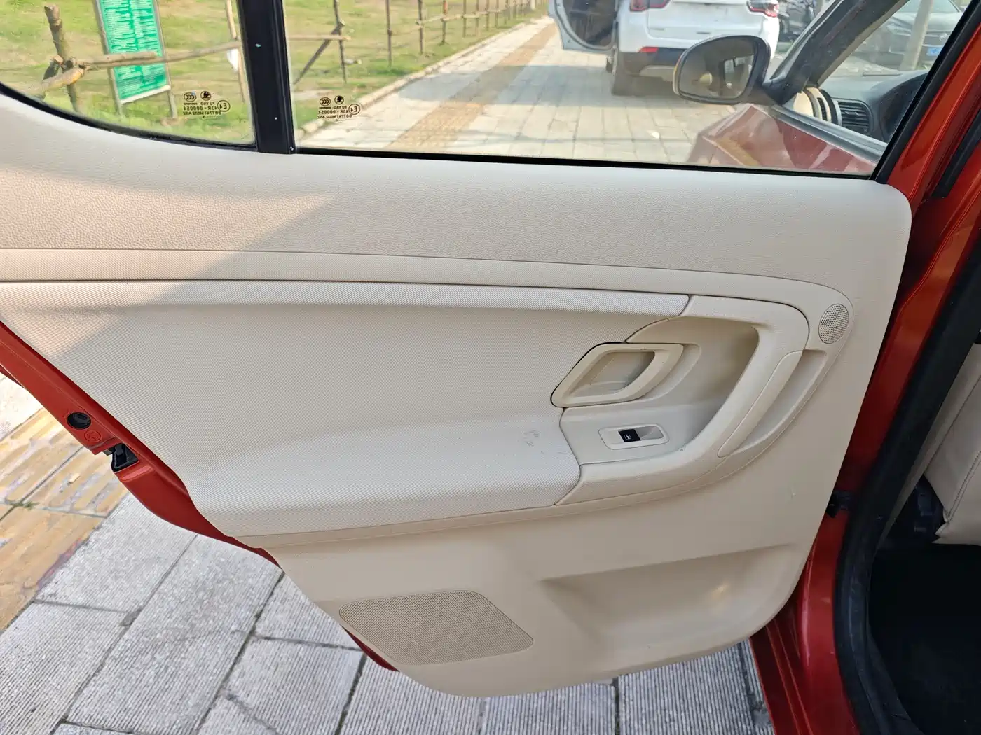 Škoda Fabia 2012 1.4L Automatic Crystal Edition фото 11