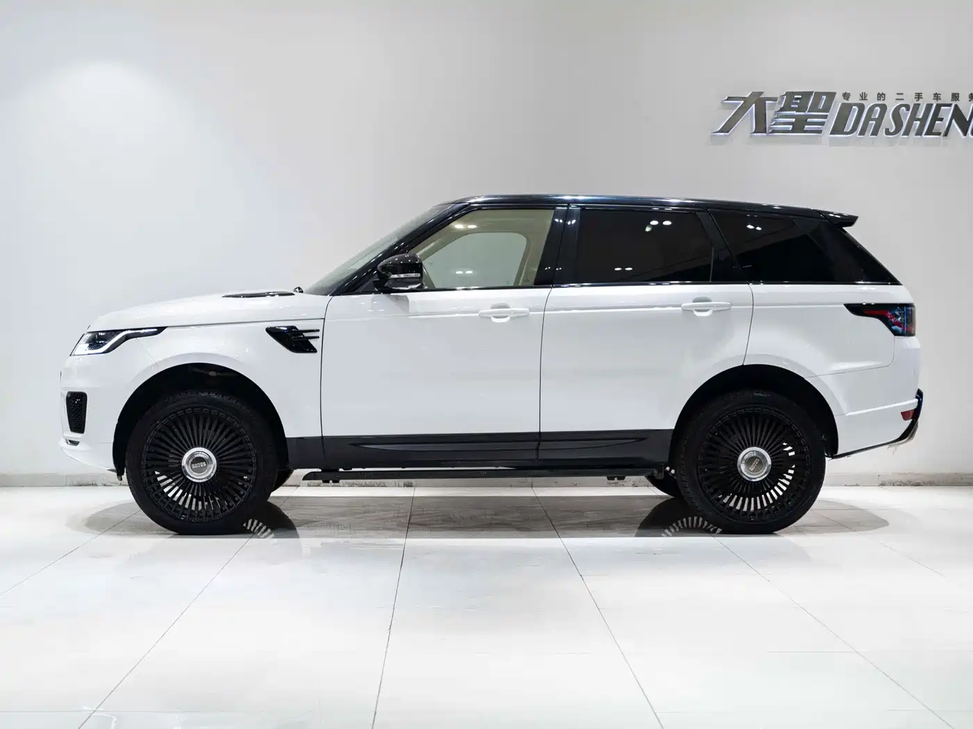 Land Rover Range Rover Sport 2015 3.0 SC V6 HSE фото 3