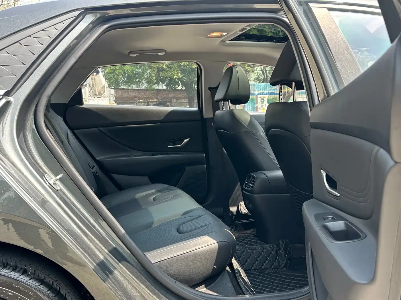 Hyundai Elantra 2023 1.5L CVT GLX Elite Edition фото 9