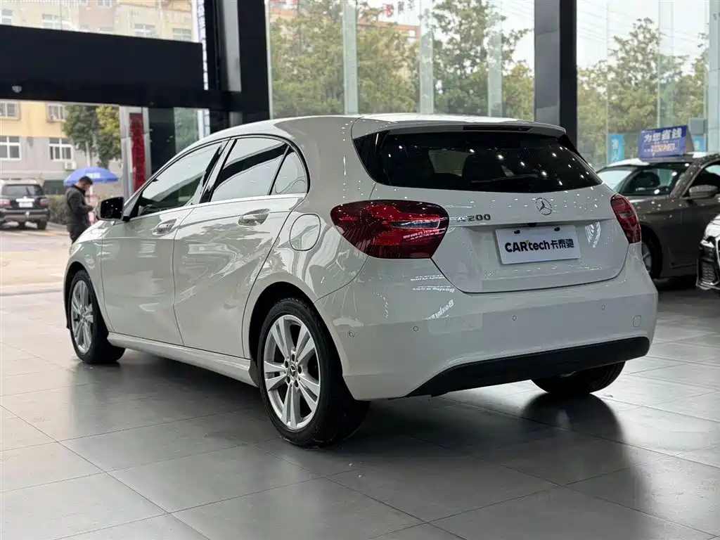 Mercedes-Benz A-Class (Import) 2017 Facelift A 200 Dynamic фото 8