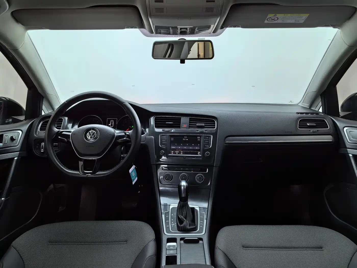 Volkswagen Golf 2016 230TSI Automatic Comfort фото 14