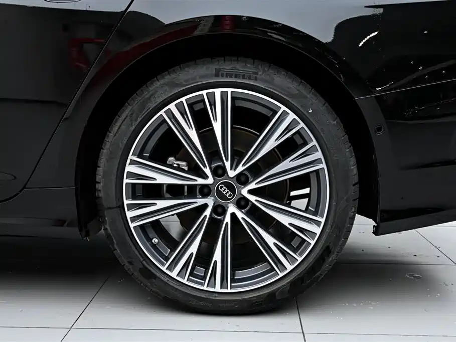 Audi A6L 2024 55 TFSI quattro Exclusive Dynamic фото 37