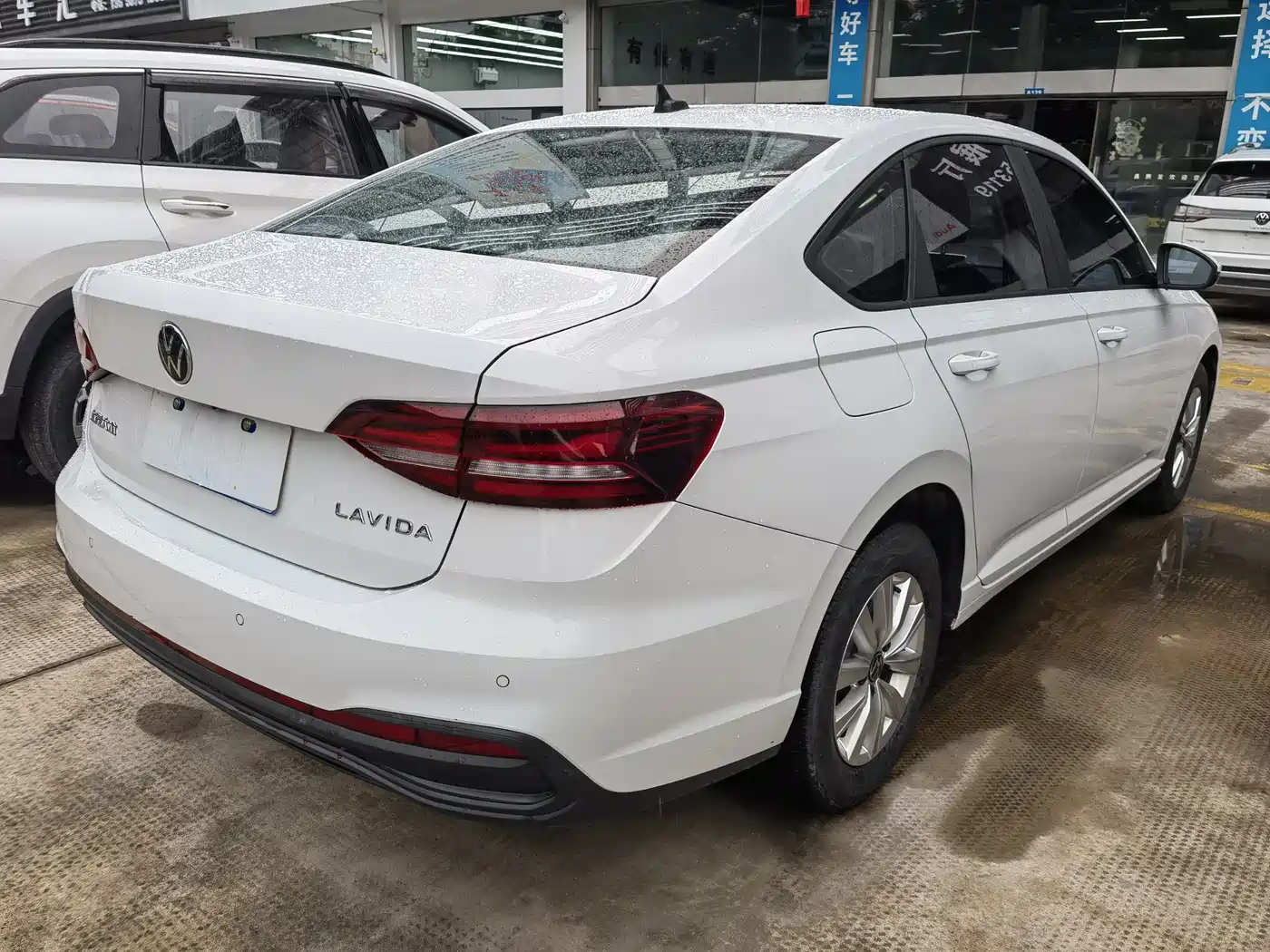Volkswagen Lavida 2024 Model 1.5L Automatic Delight Edition фото 4