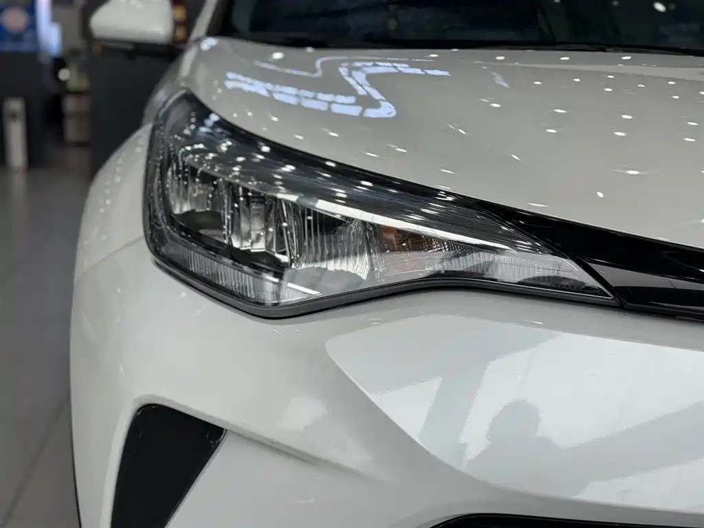 Toyota C-HR 2021 2.0L Comfort Edition фото 12