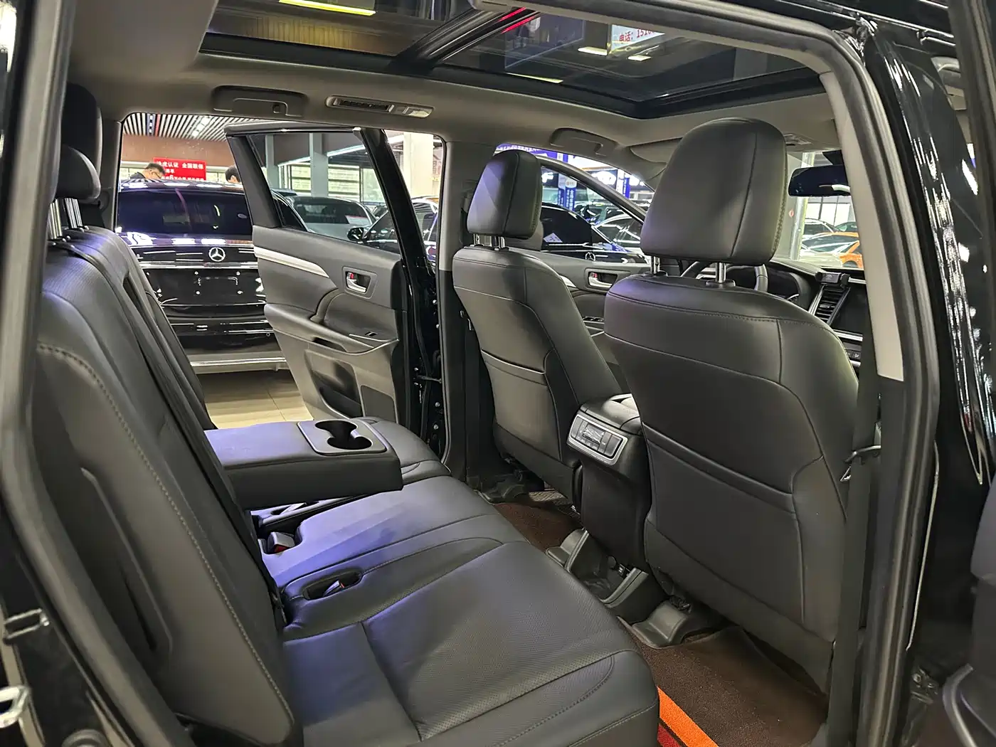Toyota Highlander 2021 2.0T AWD Luxury 7-Seater фото 10