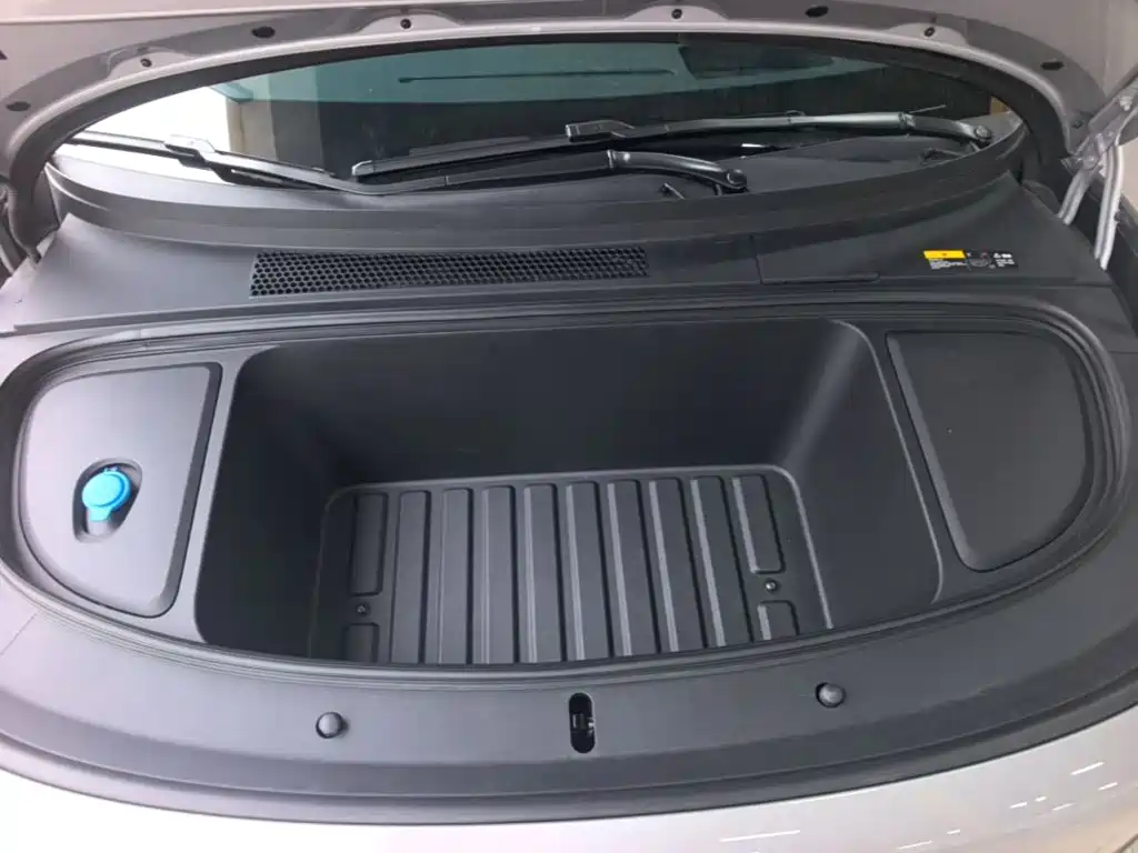 Фото 20 - Li Auto i6