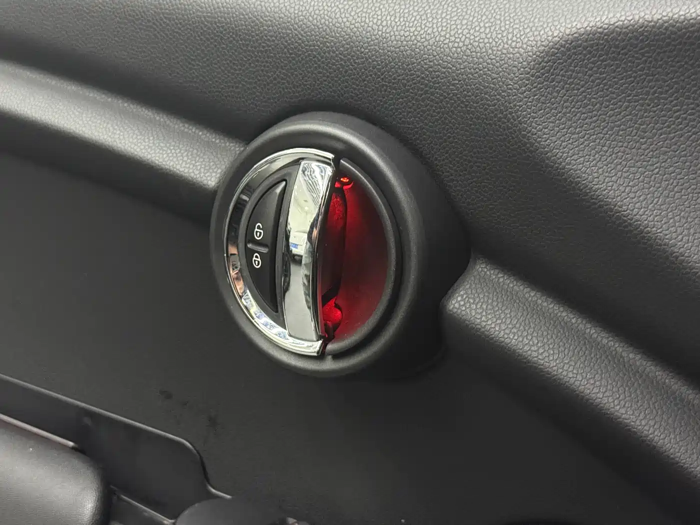 MINI 2016 1.5T COOPER Pioneer фото 6