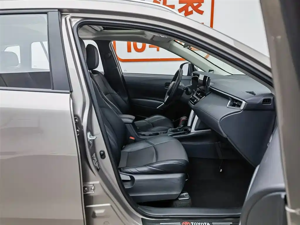 Toyota Frontlander 2023 2.0L CVT Luxury Edition фото 17