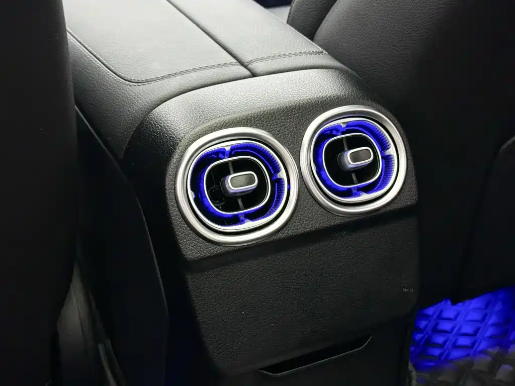 Фото 20 - Mercedes-Benz C-Class