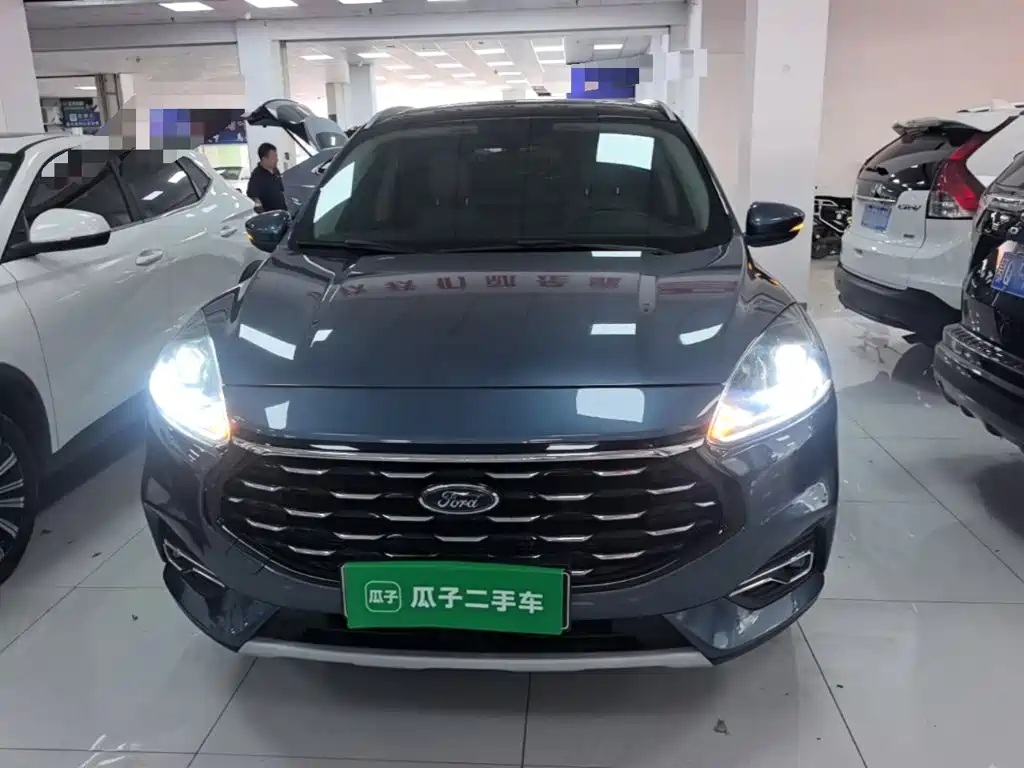 Фото 3 - Ford Escape