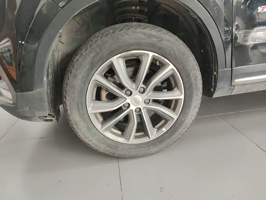 Фото 23 - Geely Atlas