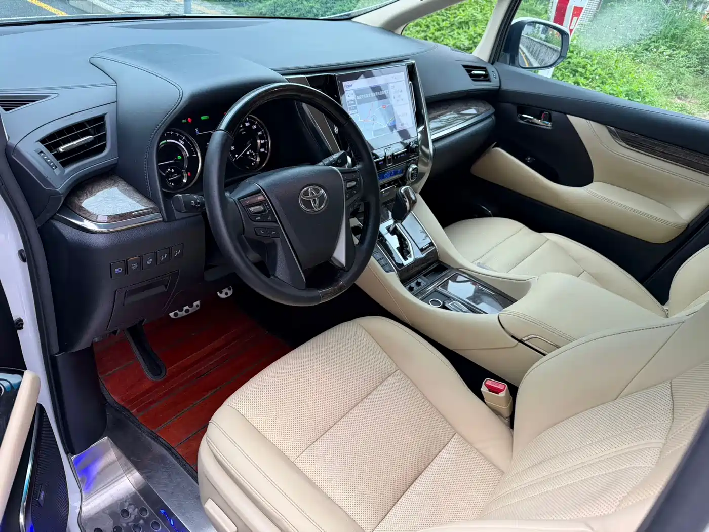 Toyota Alphard 2020 Hybrid 2.5L Premium Edition фото 7