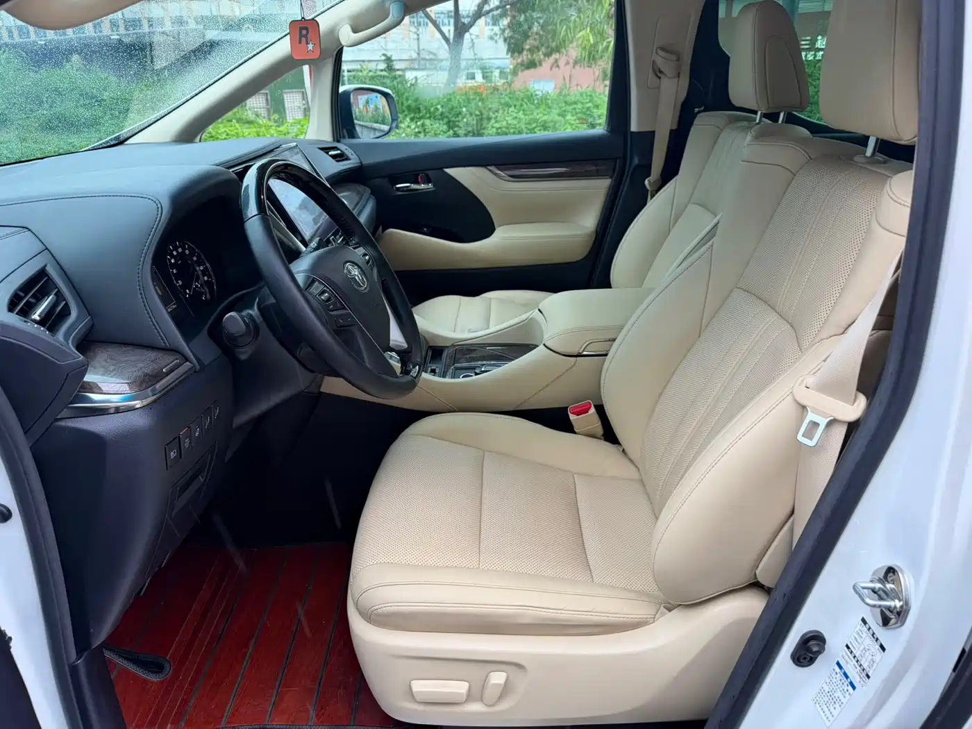 Toyota Alphard 2020 Hybrid 2.5L Premium Edition фото 8